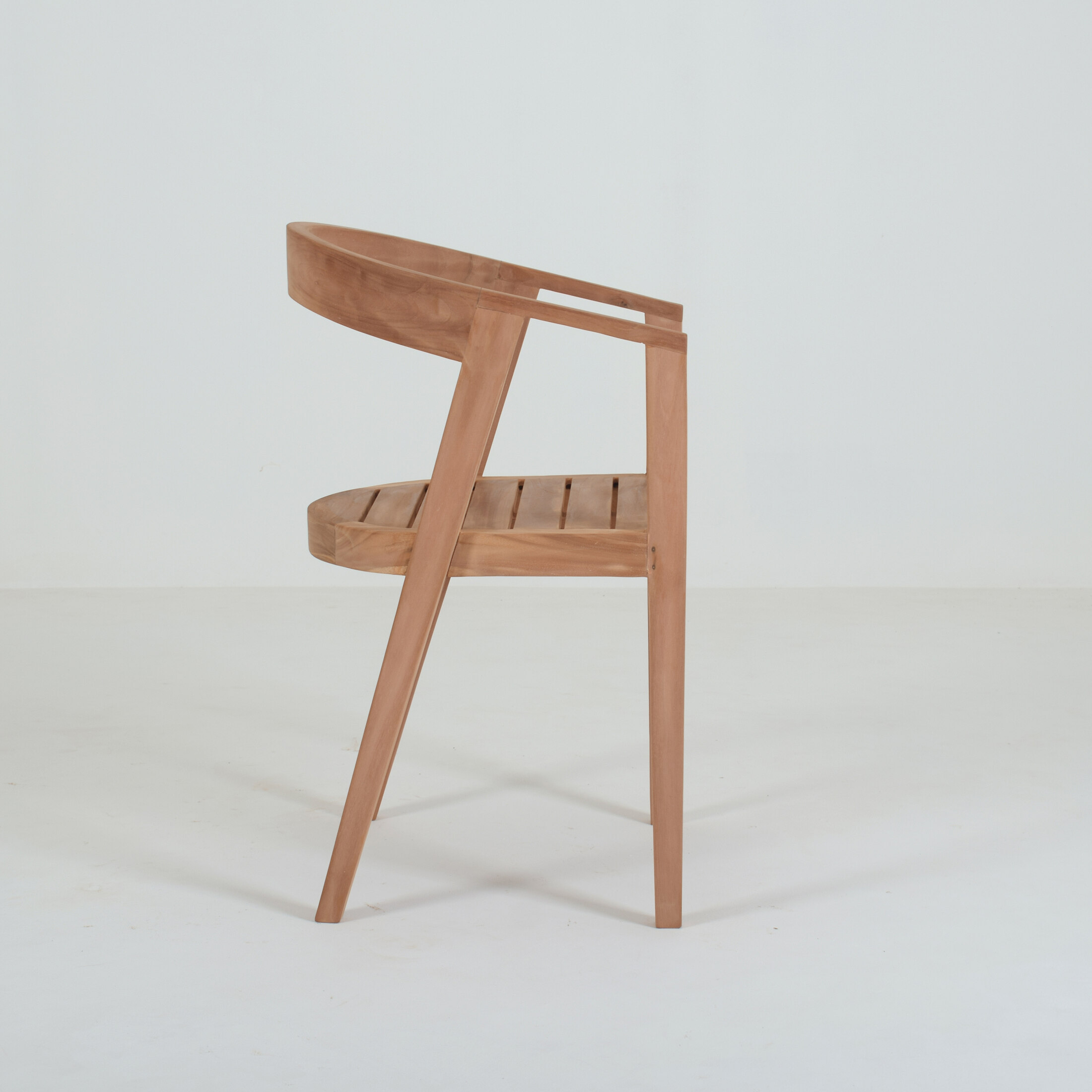 DHIRA CHAIR